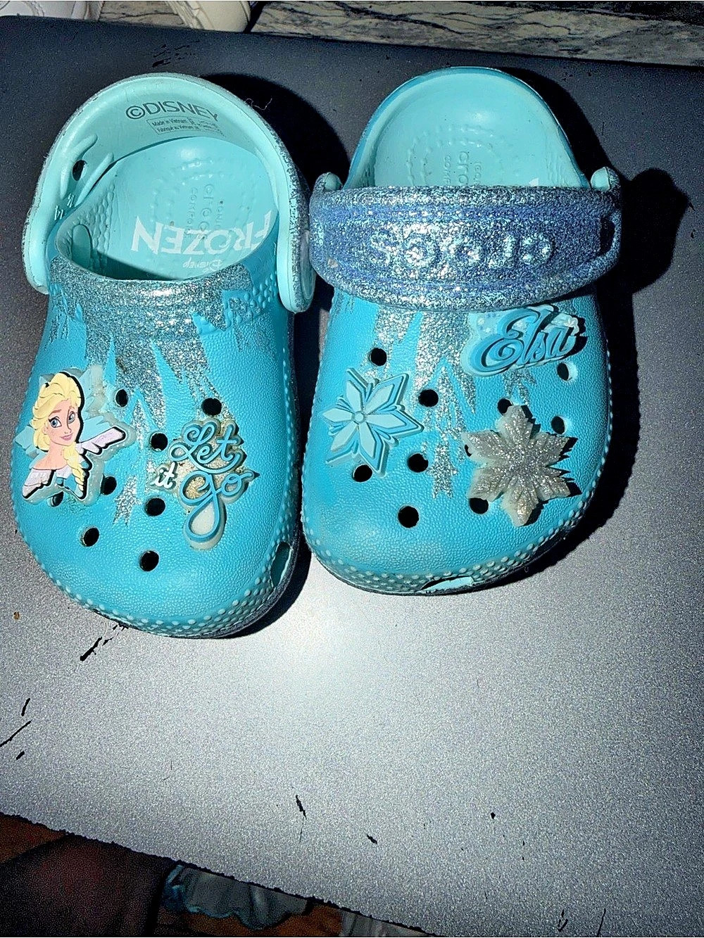Crocs Kids' Disney Frozen Elsa Classic Clog Girls Blue Character Sandals US 4